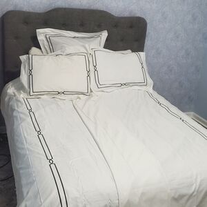 FRONTGATE Duvet Cover King White with Black Embroidery Plus Shams